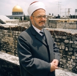 Israel, Jerusalem, 05-05-1997 Ekrima Said Sabri, the mufti of jerusalem.
In opdracht van Dagblad Trouw realiseerde portret fotograaf Jan Bogaerts het project `Spiritueel leiders` in diverse landen, waaronder Israel, Egypte, Belgie en Nederland, in de periode 1994 tot 2001. Jan Bogaerts won de eerste prijs in de categorie Portretten bij de fotowedstrijd De Zilveren Camera in 1994 

On assigment of the Dutch daily Newspaper Trouw photographer Jan Bogaerts realised portraits of spritual and religious leaders in several countries like Israel, Egypt, Belgium and the Netherlands. Photographer Jan Bogaerts realised this project between 1994 and 2001. He won the first price for this serie in 1994 in the competition of De zilveren Camera in the category Portraits.

foto: Jan Bogaerts
Ekrima Said Sabri JB1997